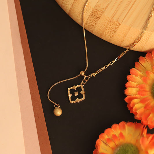 Elora Gold Plated Black Clover Pendant chain