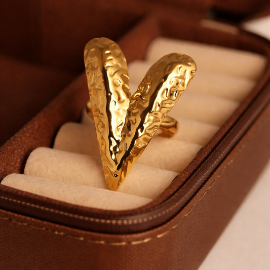 Elora Classic V-Shaped Heart Ring