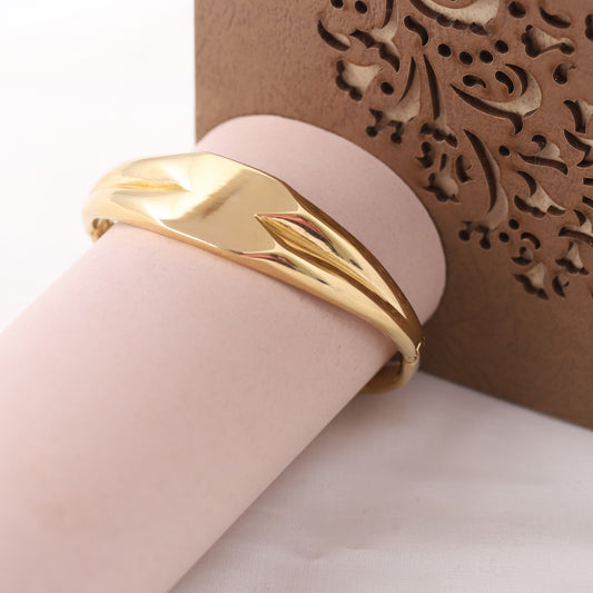 Elora Classic Majesty Gold-Plated kada bracelets