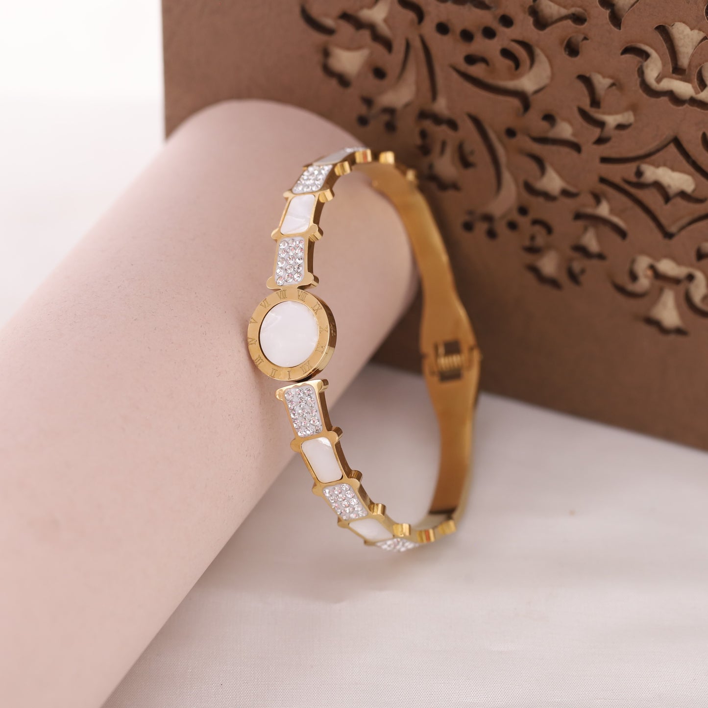 Elora Ivory Elegance Mother-of-Pearl Bracelet