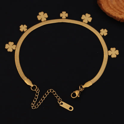Elora Clover Charm Herringbone Bracelet – Golden Luck Edition