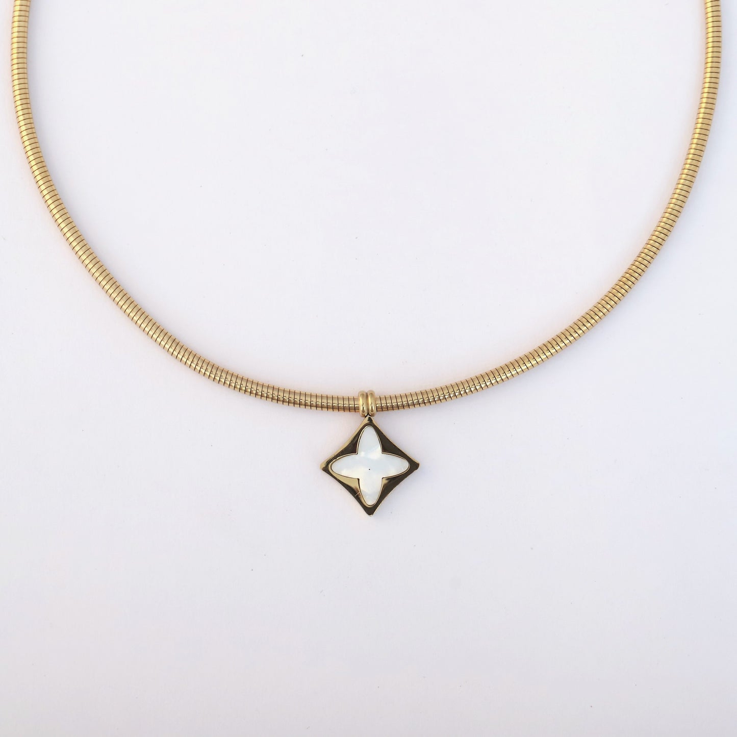 Elora gold plated White Clover Diamond pendant
