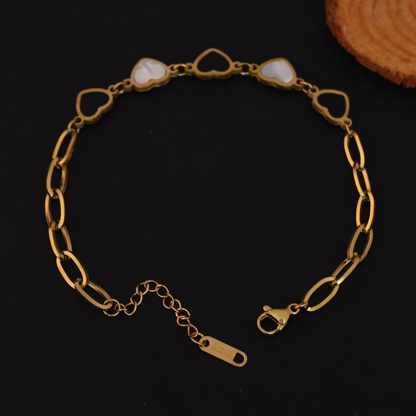 Elora Amour Link Heart Bracelet – White Elegance Edition