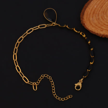 Elora Golden Black Teardrop Pendant Bracelet