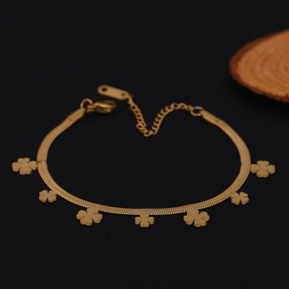 Elora Clover Charm Herringbone Bracelet – Golden Luck Edition