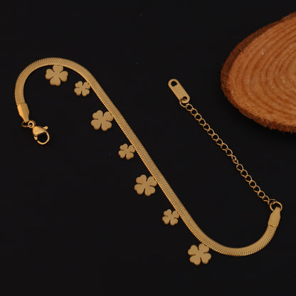 Elora Clover Charm Herringbone Bracelet – Golden Luck Edition
