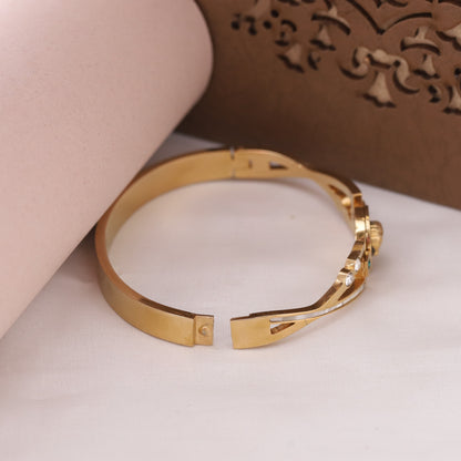 Elora Regal Medusa Luxe Gold Bracelets