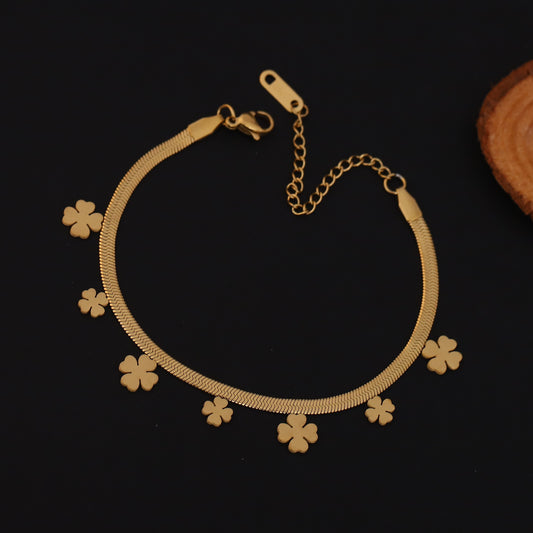 Elora Clover Charm Herringbone Bracelet – Golden Luck Edition