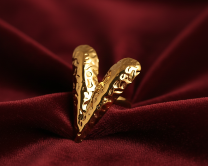 Elora Classic V-Shaped Heart Ring