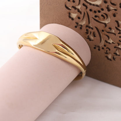 Elora Classic Majesty Gold-Plated kada bracelets