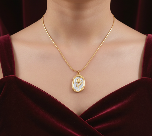 Elora 18k Gold Plated Bloom Oval Pendant Necklace