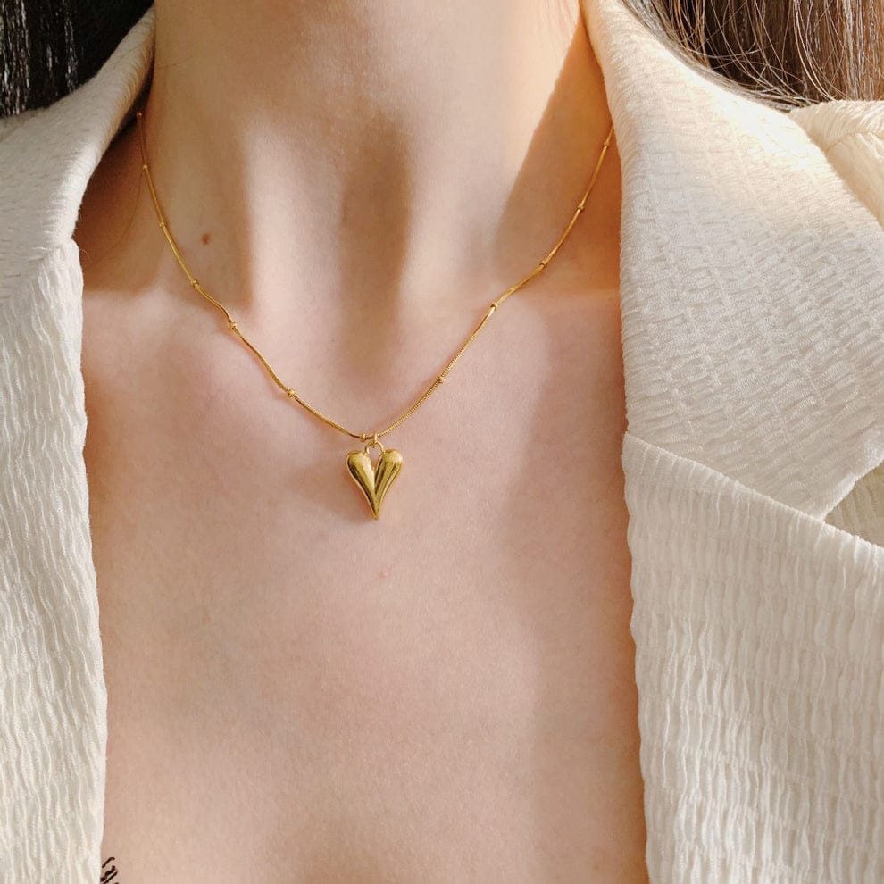 Elora polished heart shaped pendant